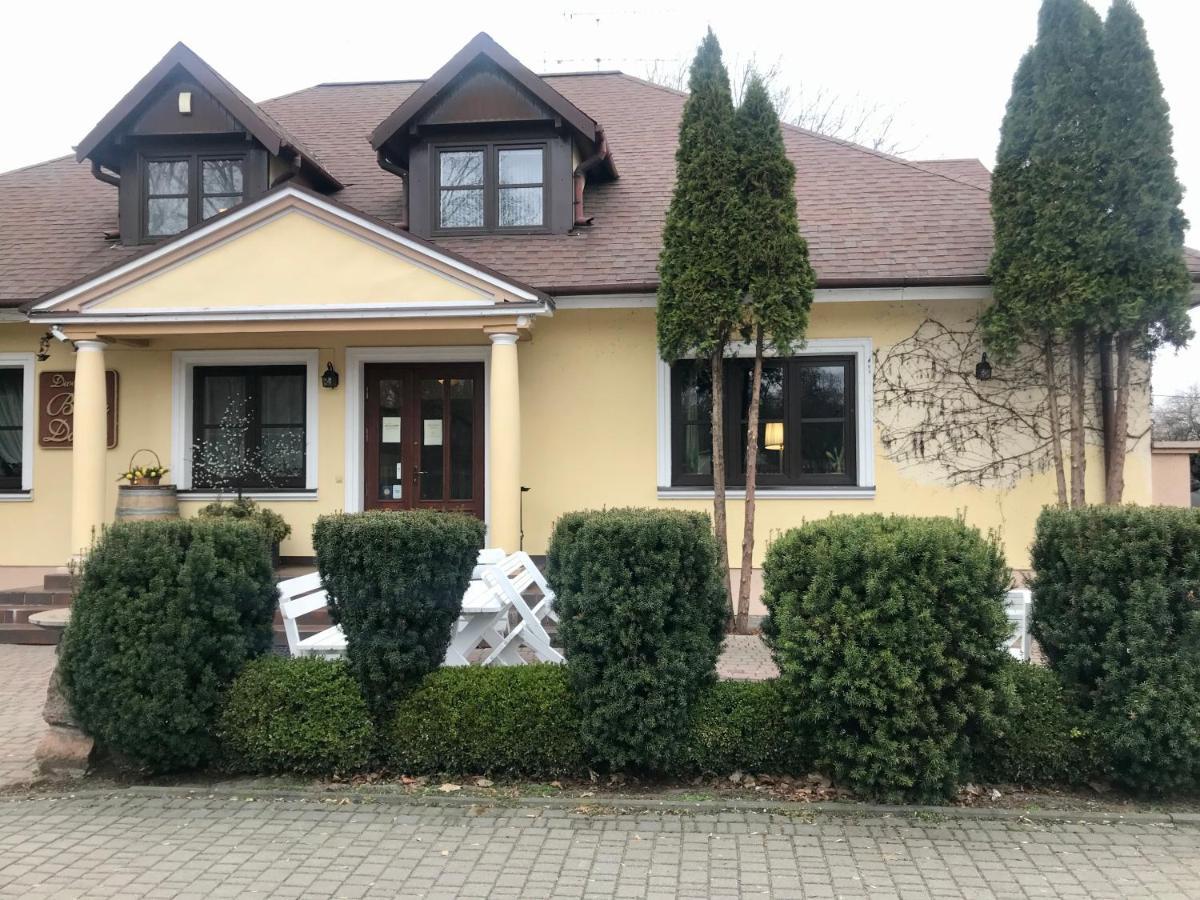 Dworek Biala Dama Неборув Экстерьер фото